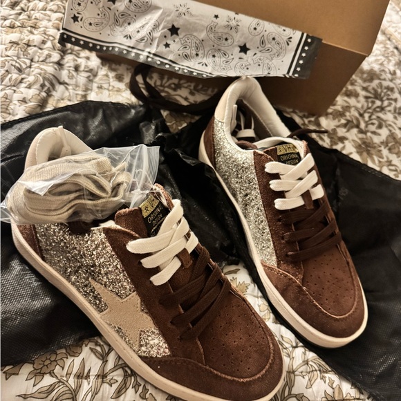 💥🤩BRAND NEW STYLE ALERT 🤩 
VINTAGE HAVANA Denisse Genuine Calf Hair Sneaker - Picture 3 of 11